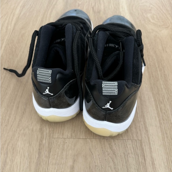 Jordan 11 Retro Low “72-10” size 10 - Picture 2 of 5